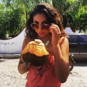 Meet your Posher, Karina